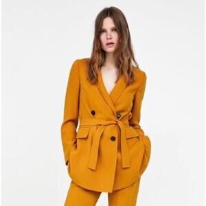 Zara Women’s Mustard Yellow Fitted Blazer with Belt size Small